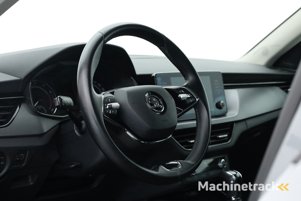 ŠKODA Kamiq 1.0 TSI DSG | Navi by App | Camera | LED | Clima | All Seasons |