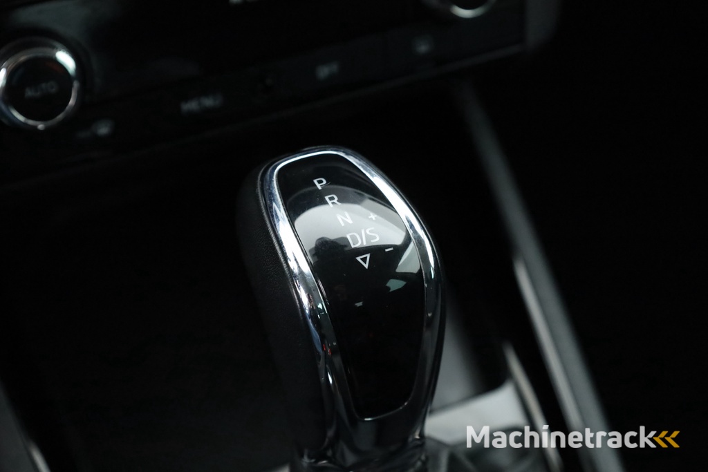 ŠKODA Kamiq 1.0 TSI DSG | Navi by App | Camera | LED | Clima | All Seasons |