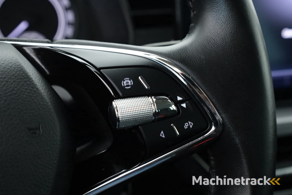 ŠKODA Kamiq 1.0 TSI DSG | Navi by App | Camera | LED | Clima | All Seasons |