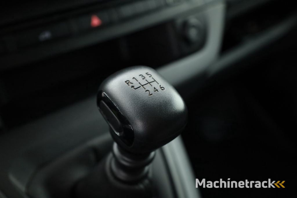 Opel Vivaro 2.0 CDTI L2H1 Edition | Navi | Trekhaak | Dakrails | Apple CarPlay