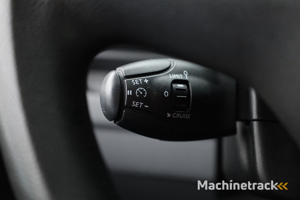 Opel Vivaro 2.0 CDTI L2H1 Edition | Navi | Trekhaak | Dakrails | Apple CarPlay