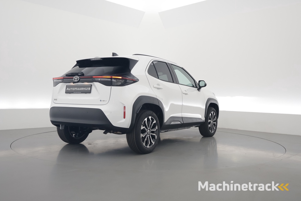 Toyota Yaris Cross 1.5 Hybrid Teamplayer 130pk | Winter pakket | Safety pakket | Navi | Adapt. Cruise | Camera | Keyless