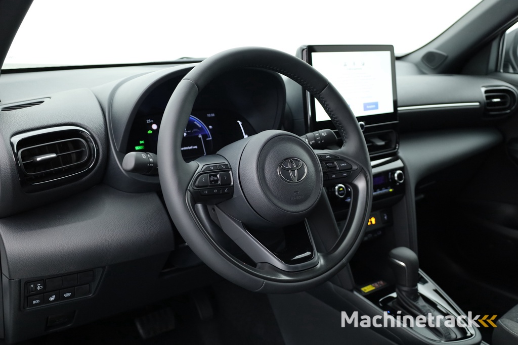 Toyota Yaris Cross 1.5 Hybrid Teamplayer 130pk | Winter pakket | Safety pakket | Navi | Adapt. Cruise | Camera | Keyless