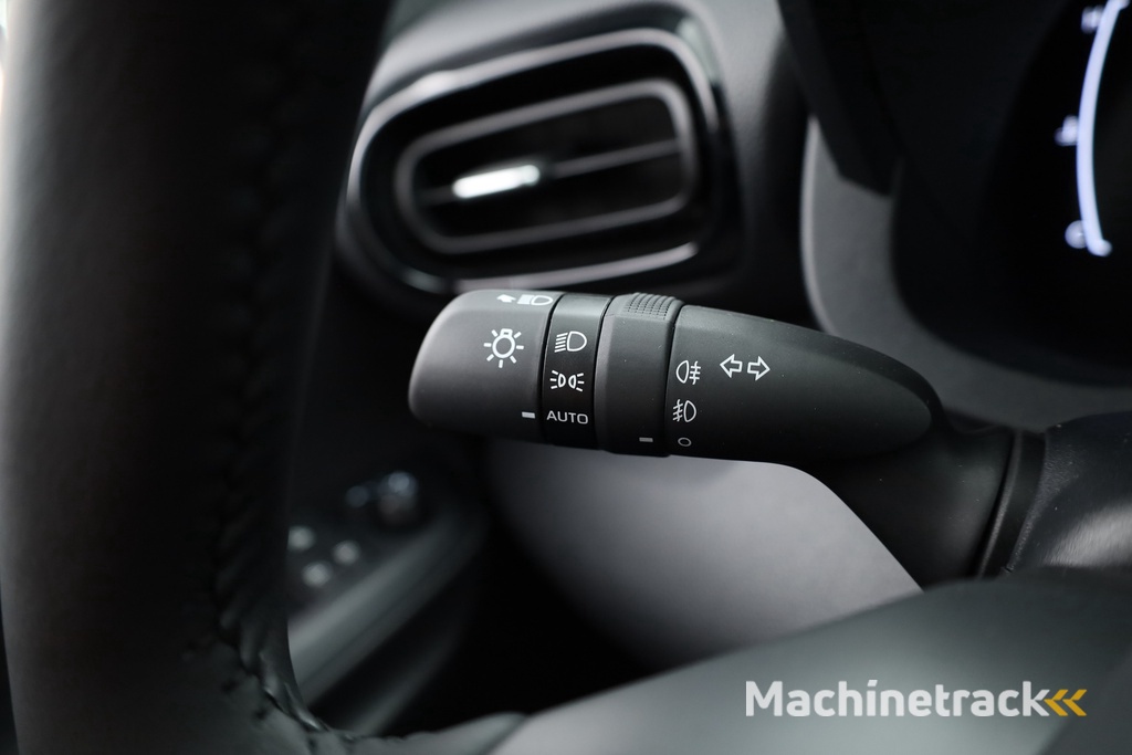 Toyota Yaris Cross 1.5 Hybrid Teamplayer 130pk | Winter pakket | Safety pakket | Navi | Adapt. Cruise | Camera | Keyless