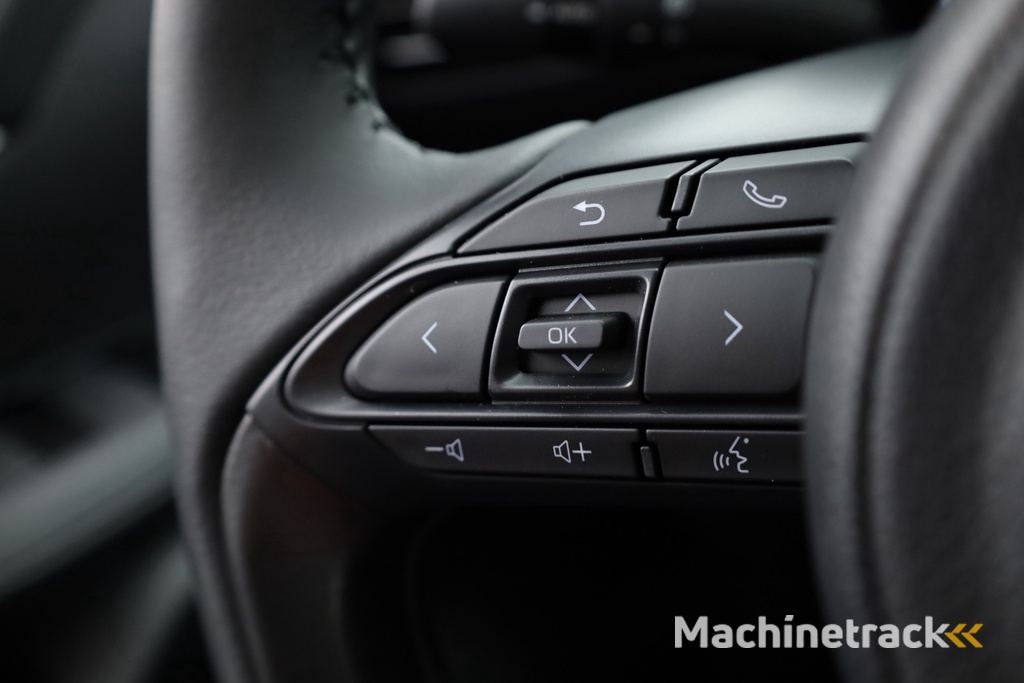 Toyota Yaris Cross 1.5 Hybrid Teamplayer 130pk | Winter pakket | Safety pakket | Navi | Adapt. Cruise | Camera | Keyless