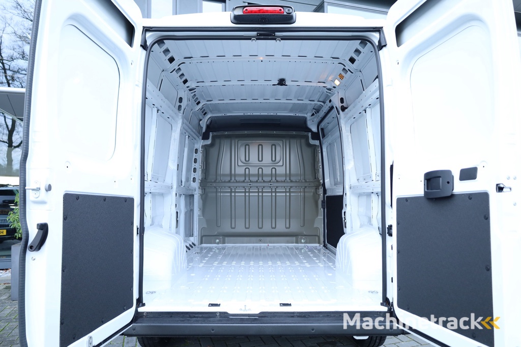 Citroën Jumper 2.2 BlueHDi 140pk L2H2 3.5t | Automaat | GEEL | Navi | Camera | Adapt.Cruise | Apple Carplay | Smart Key