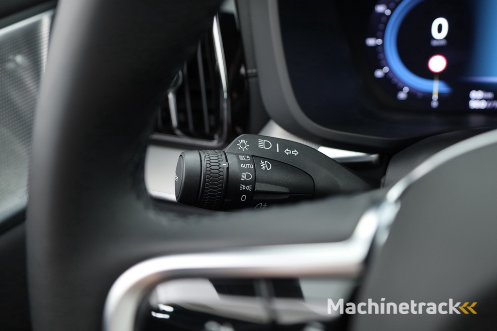 Volvo XC60 2.0 T8 Plug-in hybrid AWD Ultra Black Edition | Luchtvering | 360cam | Elek. Trekhaak | HUD | Bowers & Wilkins | Memory