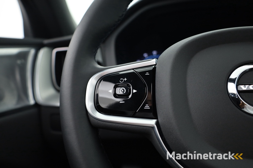 Volvo XC60 2.0 T8 Plug-in hybrid AWD Ultra Black Edition | Luchtvering | 360cam | Elek. Trekhaak | HUD | Bowers & Wilkins | Memory