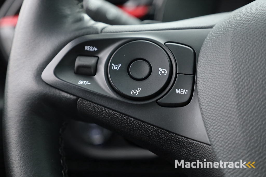 Opel Corsa 1.2 GS Line Automaat | Pano | Camera | Apple CarPlay | Dodehoekdet. | All seasons