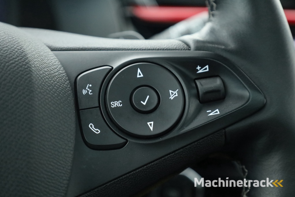 Opel Corsa 1.2 GS Line Automaat | Pano | Camera | Apple CarPlay | Dodehoekdet. | All seasons