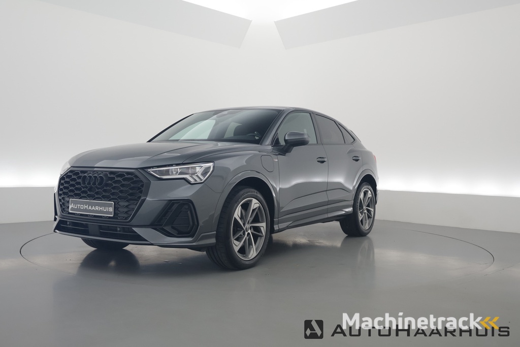 Audi Q3 Sportback 45 TFSI e 2x S Line | Elek. Trekhaak | Camera | Navi | Stoelverw. | Adapt. Cruise | Keyless | 19''