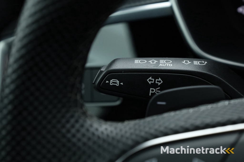 Audi Q3 Sportback 45 TFSI e 2x S Line | Elek. Trekhaak | Camera | Navi | Stoelverw. | Adapt. Cruise | Keyless | 19''