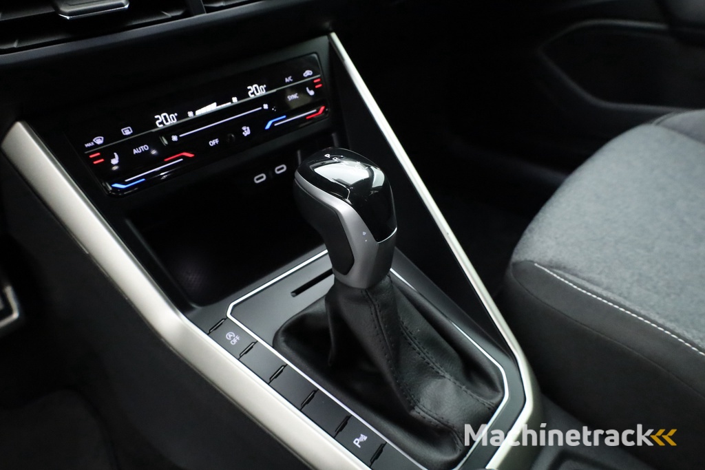 Volkswagen Taigo 1.0 TSI Life Business | Apple CarPlay | Navi | Travel Assist | Stoelverw. | PDC V+A