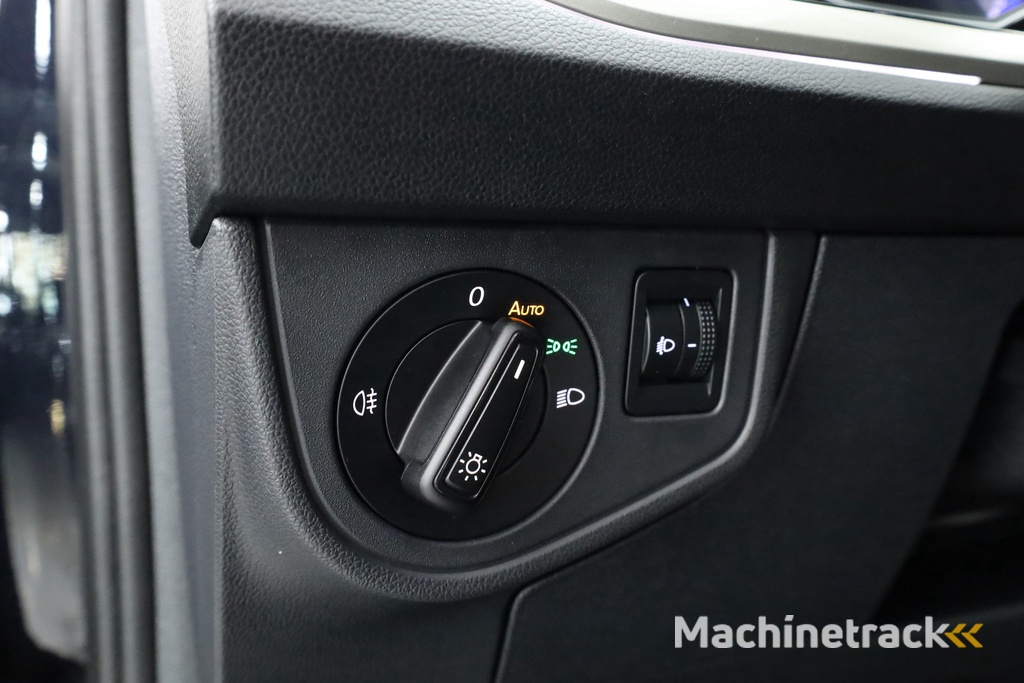 Volkswagen Taigo 1.0 TSI Life Business | Apple CarPlay | Navi | Travel Assist | Stoelverw. | PDC V+A