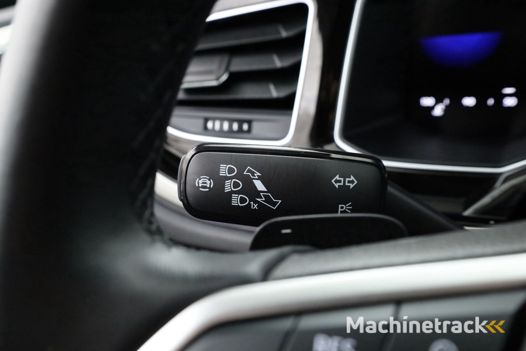 Volkswagen Taigo 1.0 TSI Life Business | Apple CarPlay | Navi | Travel Assist | Stoelverw. | PDC V+A