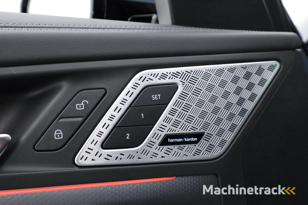 BMW X1 xDrive30e M Sport | Pano | Elek. trekhaak | HUD | Keyless | 360cam | Stoel- Stuurverw. | H&K