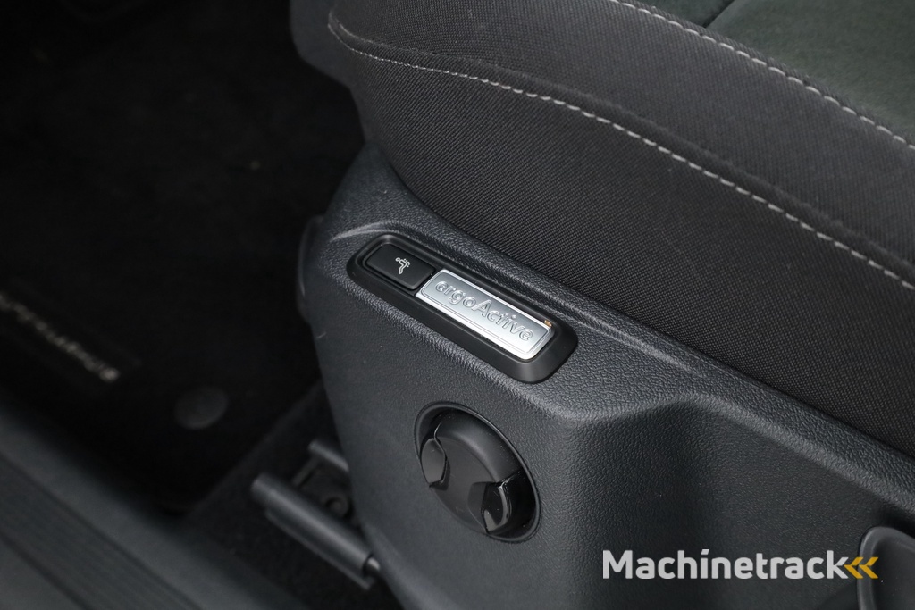 Volkswagen Tiguan 1.4 TSI Connected Series | Pano | Elek. Trekhaak | Massage | CarPlay | Stoelverw. | Navi | Cruise Contr.