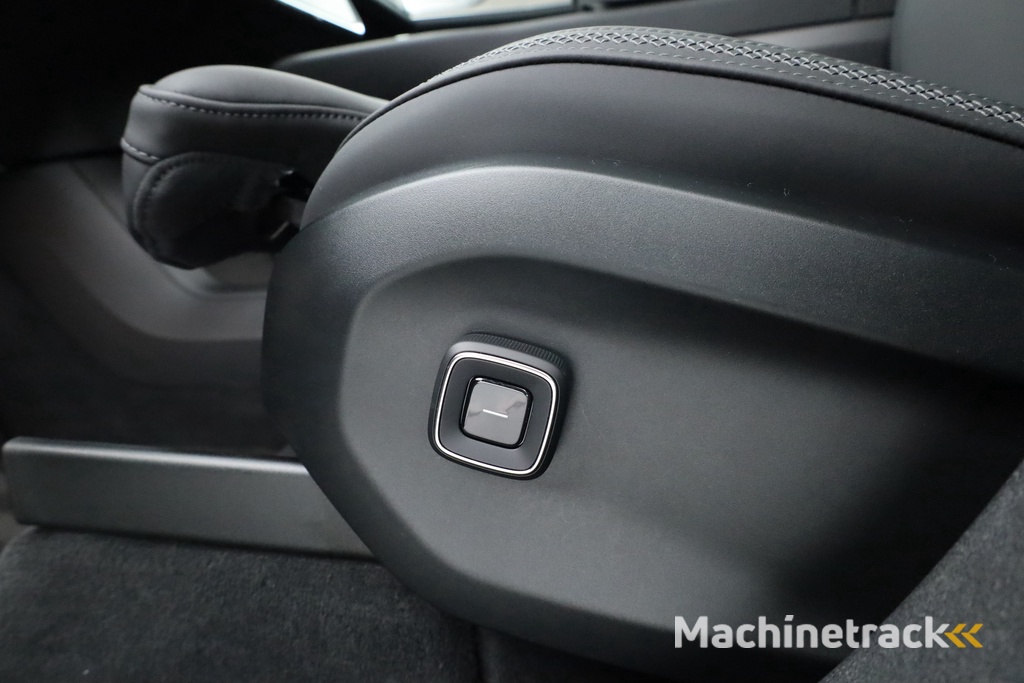 Volvo EX90 Twin Motor Plus 7p. 111 kWh | HUD | Luchtvering | Elek. Trekhaak | CarPlay | 360cam | B&W