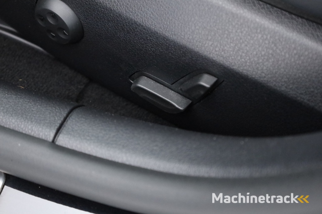 Mercedes-Benz C-klasse 200 AMG Line | Navi | 19'' | Stoelverw. | Apple CarPlay | Camera