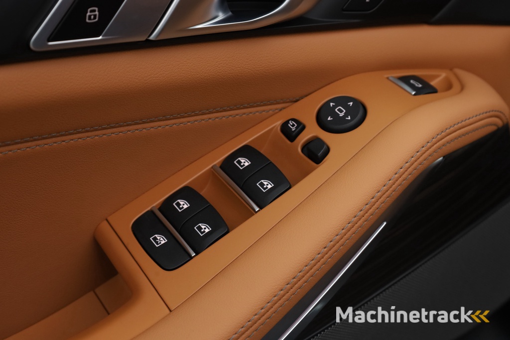 BMW X5 xDrive50e M Sport | Skylounge | Soft Close | Luchtvering | HUD | H&K | Elek. Trekhaak | Adapt. Cruise