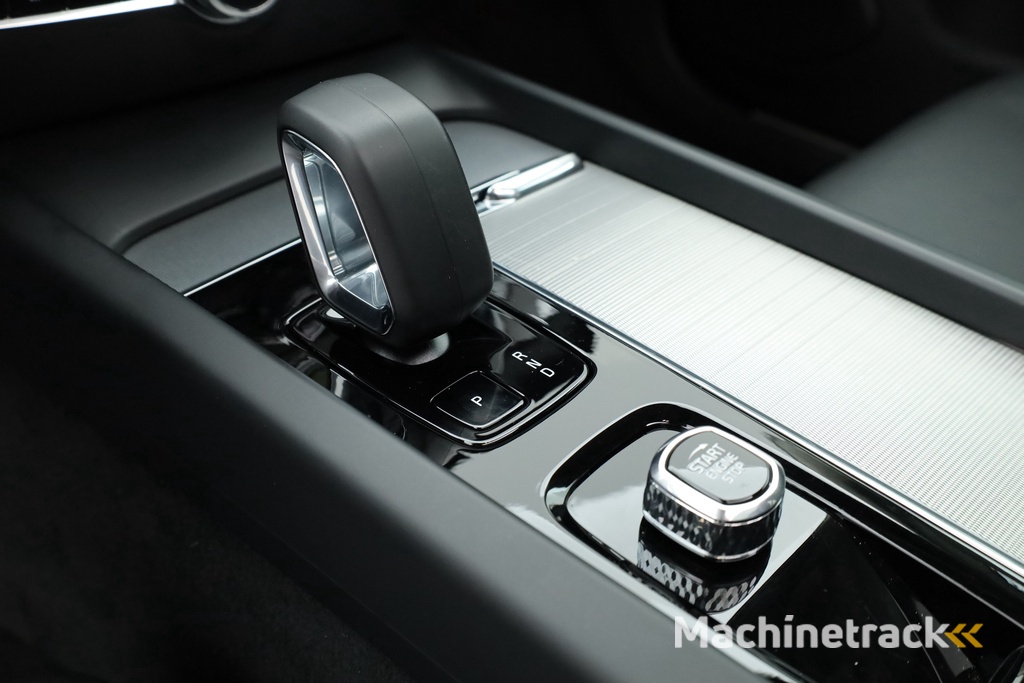 Volvo V60 2.0 B4 Plus Dark | Pano | Dodehoek | H&K | Adapt. Cruise | CarPlay | Trekhaak | All Season