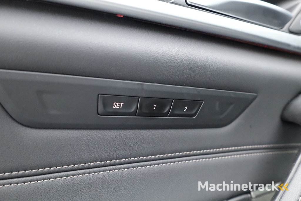 BMW 5-serie Touring 530e xDrive M Sport | HUD | Laser | Harman Kardon | Elek. Trekhaak | Adapt. Cruise | Leder