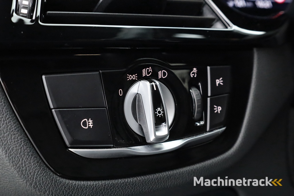 BMW 5-serie Touring 530e xDrive M Sport | HUD | Laser | Harman Kardon | Elek. Trekhaak | Adapt. Cruise | Leder