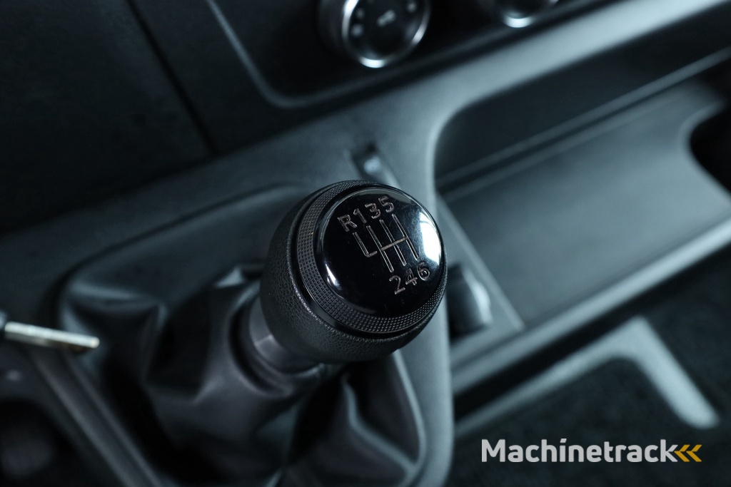 Renault Master T35 2.3 dCi 135 L2H2 Comfort | Trekhaak | Cruise | 3 pers. | Navi