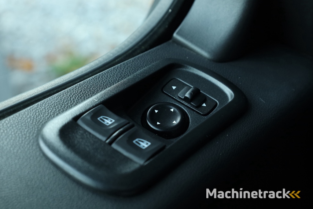 Renault Master T35 2.3 dCi 135 L2H2 Comfort | Trekhaak | Cruise | 3 pers. | Navi