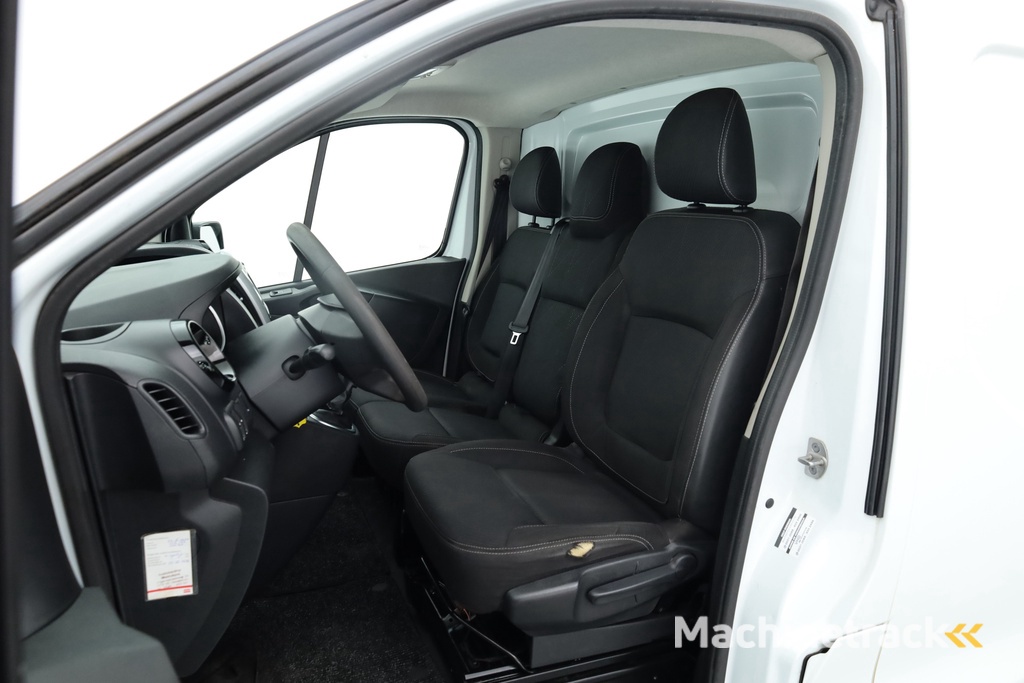Renault Trafic 2.0 dCi 120pk  L2H1 Comfort | 3pers. | Navi | Cruise | PDC | LED