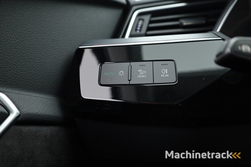 Audi e-tron Sportback 55 quattro S Line 95 kWh | HUD | 360cam | Adapt. Cruise | 21'' | Luchtvering | Stoelverw. |