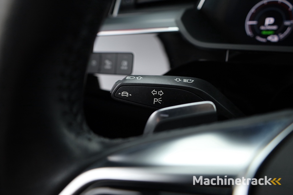 Audi e-tron Sportback 55 quattro S Line 95 kWh | HUD | 360cam | Adapt. Cruise | 21'' | Luchtvering | Stoelverw. |