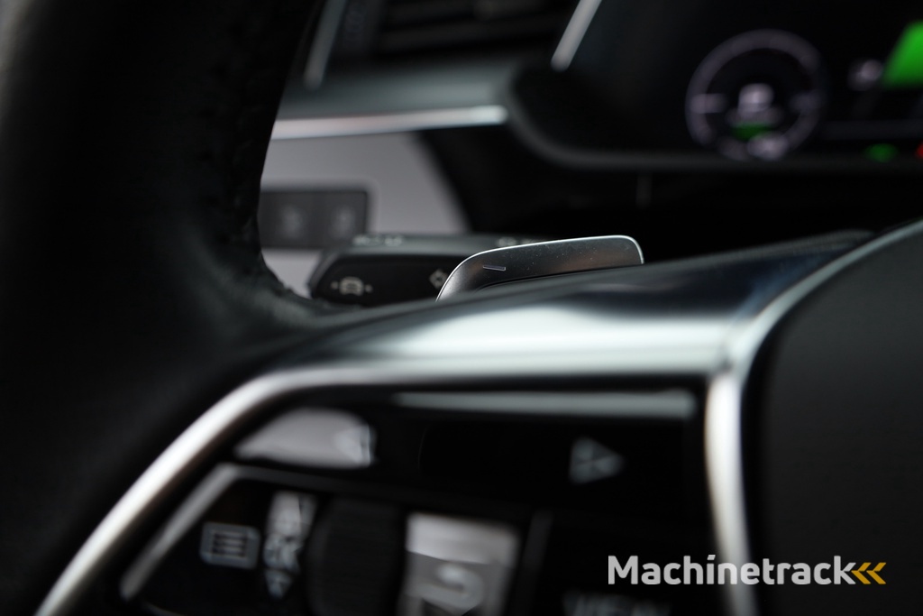 Audi e-tron Sportback 55 quattro S Line 95 kWh | HUD | 360cam | Adapt. Cruise | 21'' | Luchtvering | Stoelverw. |