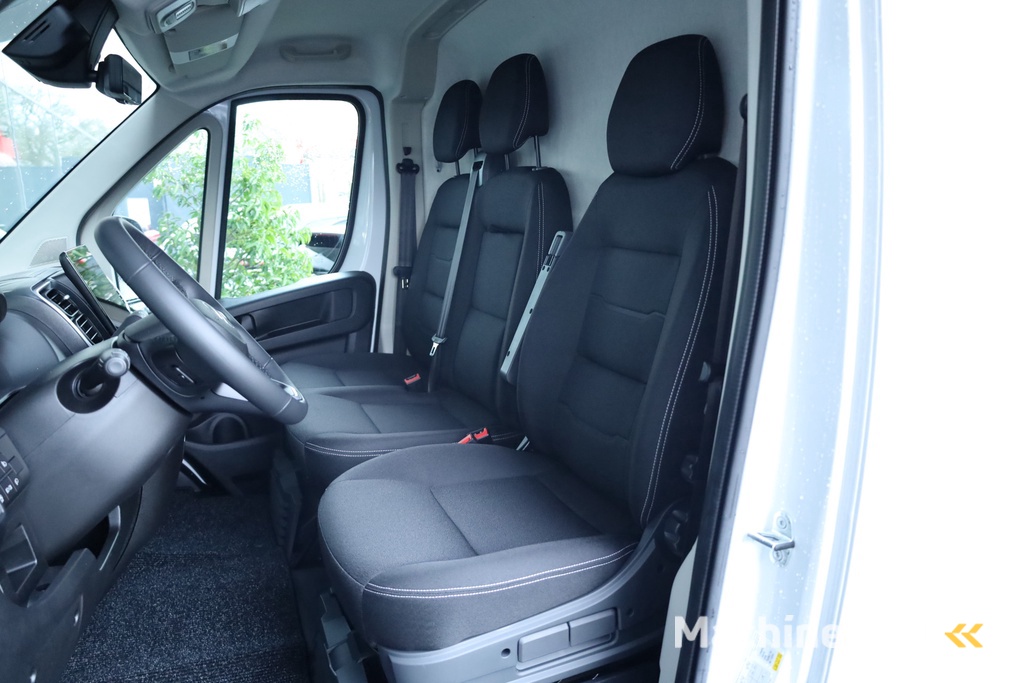 Citroën Jumper 2.2 BlueHDi 140pk L2H2 3.5t | Automaat | GROEN | Navi | Camera | Adapt.Cruise | Apple Carplay | Smart Key