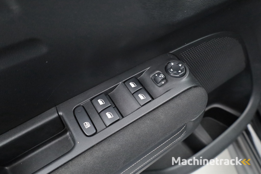 Citroën C3 Aircross 1.2 PureTech Shine Pack Business | Aut. | Pano | Apple CarPlay | Stoelverw. | Camera | Navi | 17''