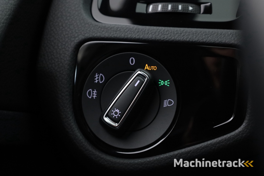 Volkswagen Golf 2.0 TSI GTI Performance | Digi. Dashboard | 18'' | Apple CarPlay | Camera | Adapt. Cruise | Stoelverw.