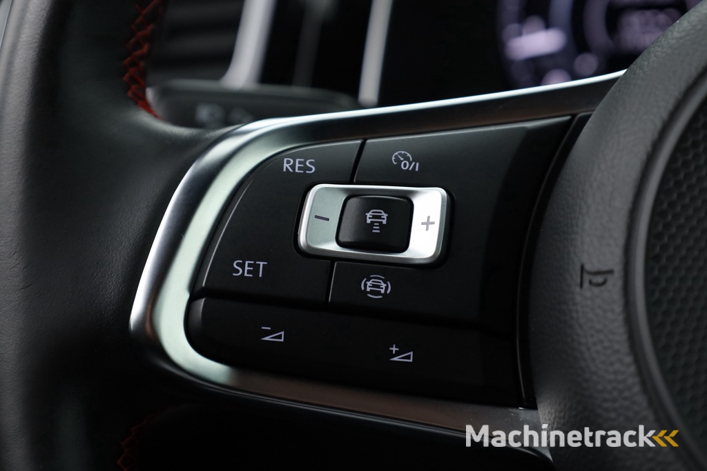 Volkswagen Golf 2.0 TSI GTI Performance | Digi. Dashboard | 18'' | Apple CarPlay | Camera | Adapt. Cruise | Stoelverw.