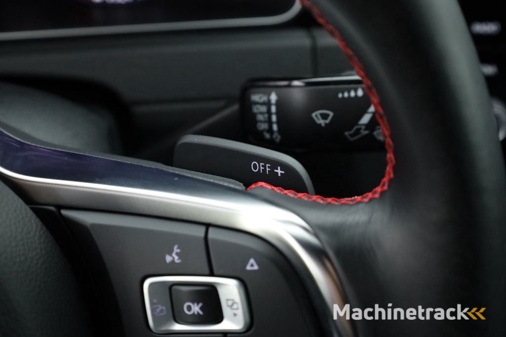 Volkswagen Golf 2.0 TSI GTI Performance | Digi. Dashboard | 18'' | Apple CarPlay | Camera | Adapt. Cruise | Stoelverw.