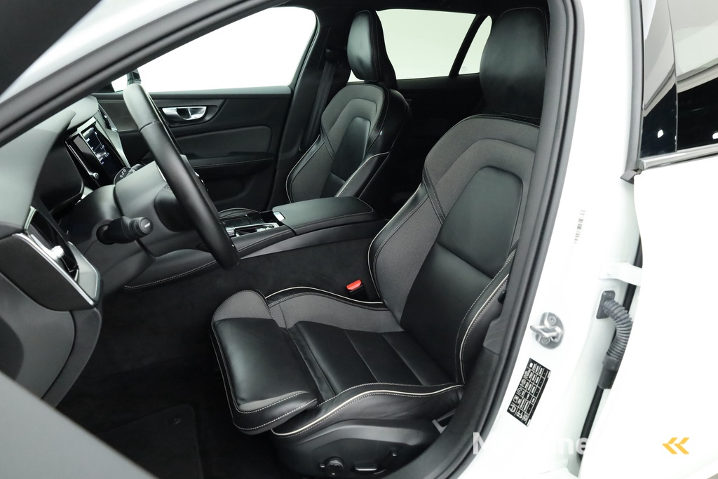 Volvo V60 T6 Plug-in hybrid Plus Dark | Pilot Assist | Harman Kardon | Memory seats | Stoel- Stuurverw.