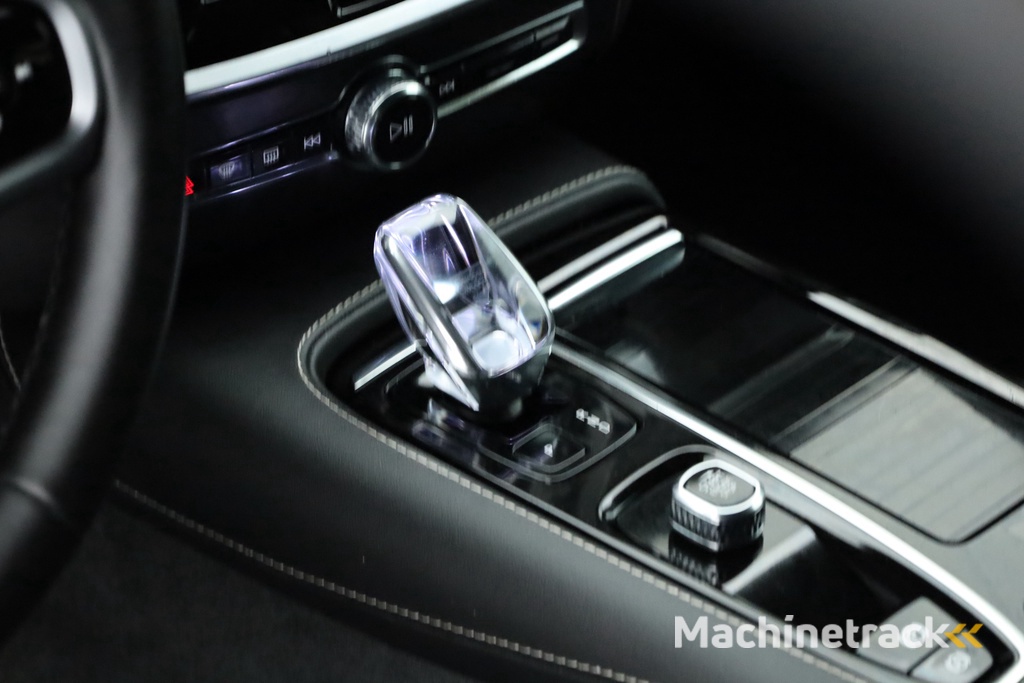 Volvo V60 T6 Plug-in hybrid Plus Dark | Pilot Assist | Harman Kardon | Memory seats | Stoel- Stuurverw.