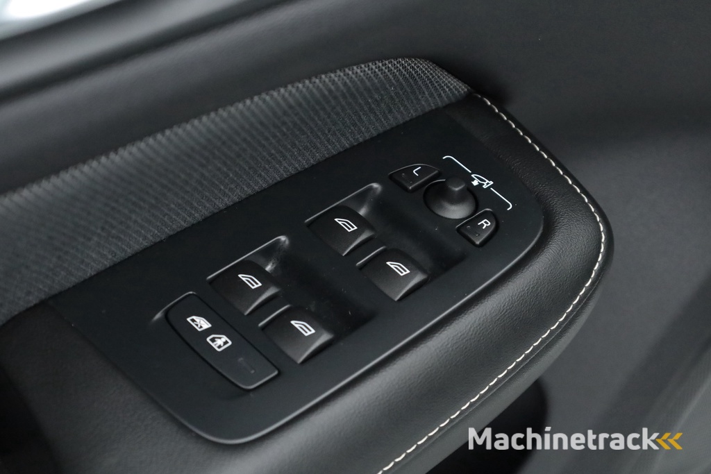 Volvo V60 T6 Plug-in hybrid Plus Dark | Pilot Assist | Harman Kardon | Memory seats | Stoel- Stuurverw.