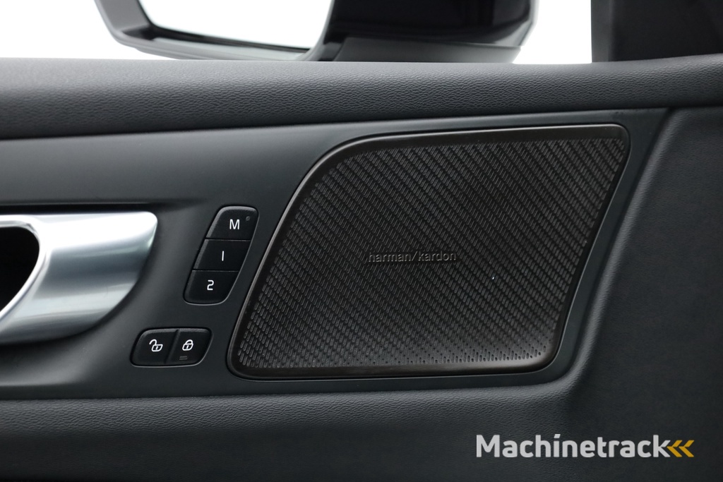 Volvo V60 T6 Plug-in hybrid Plus Dark | Pilot Assist | Harman Kardon | Memory seats | Stoel- Stuurverw.