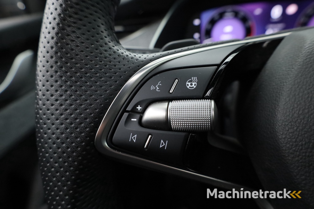 ŠKODA Octavia Combi 1.5 TSI MHEV Business Edition | Pano | Camera | Apple CarPlay | Stoel- Stuurverw. | Keyless |