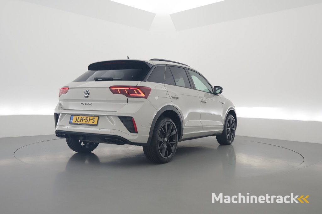 Volkswagen T-Roc 1.5 TSI R-Line Black Style | Pano | Afn. Trekhaak | IQ. Light | 19'' | Camera | Keyless | Adapt. Cruise