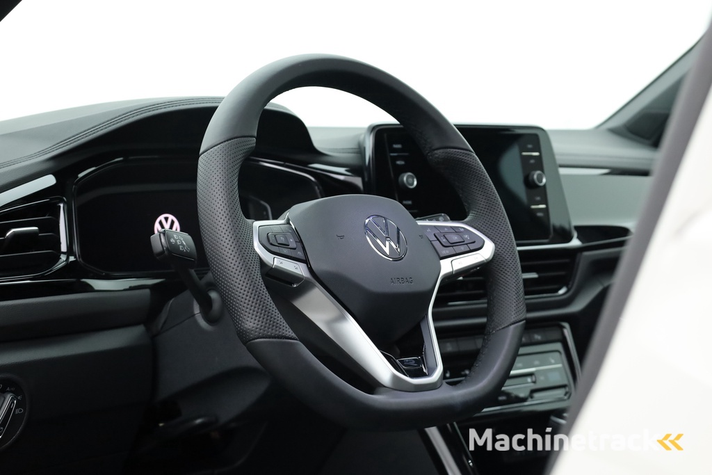 Volkswagen T-Roc 1.5 TSI R-Line Black Style | Pano | Afn. Trekhaak | IQ. Light | 19'' | Camera | Keyless | Adapt. Cruise