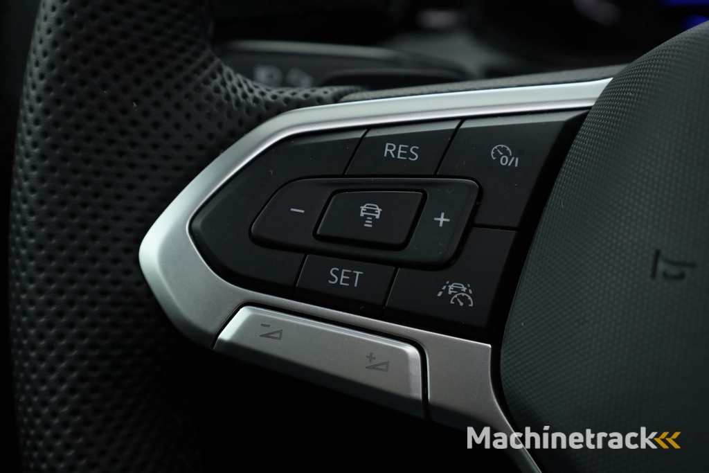 Volkswagen T-Roc 1.5 TSI R-Line Black Style | Pano | Afn. Trekhaak | IQ. Light | 19'' | Camera | Keyless | Adapt. Cruise