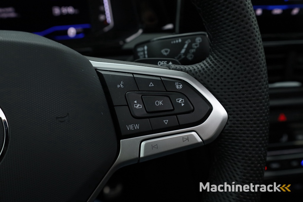 Volkswagen T-Roc 1.5 TSI R-Line Black Style | Pano | Afn. Trekhaak | IQ. Light | 19'' | Camera | Keyless | Adapt. Cruise