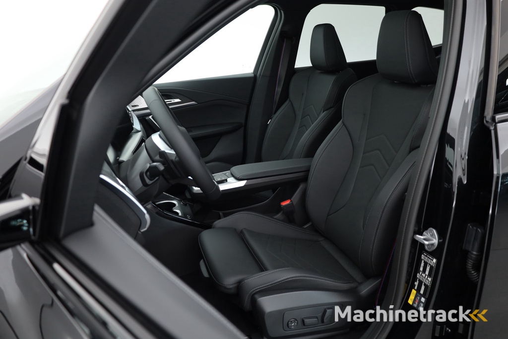 BMW X1 xDrive30e M Sport | Pano | HUD | 360cam | H&K | Elek. Stoelen | Adapt. Cruise | 20''