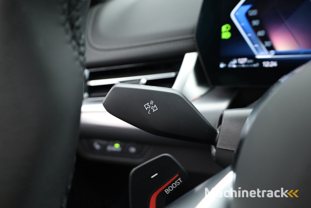 BMW X1 xDrive30e M Sport | Pano | HUD | 360cam | H&K | Elek. Stoelen | Adapt. Cruise | 20''