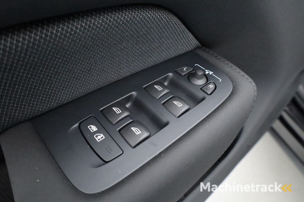 Volvo XC60 T6 Plug-in hybrid Ultra Black Edition | Facelift | Pano | HUD | 360cam | Harman Kardon | Memory seats | Pilot Assist |